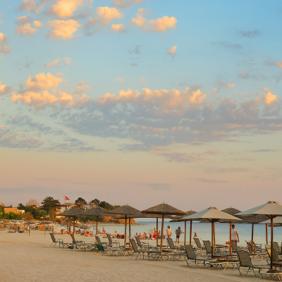 Free sunbeds at Nisos Beach Bar Fanari